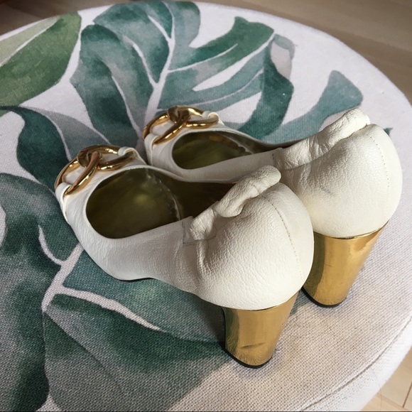 White Leather Juice Couture Pumps with Gold Buckle - Picture 5 of 7